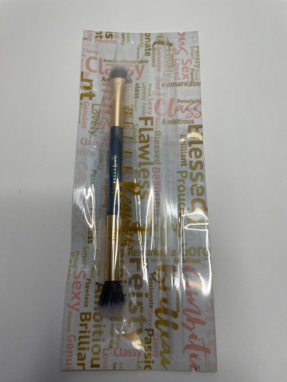 NIB BELLE BEAUTY EYESHADOW.  Chevron Gold Cosmetic & Brush Set - Picture 3 of 5
